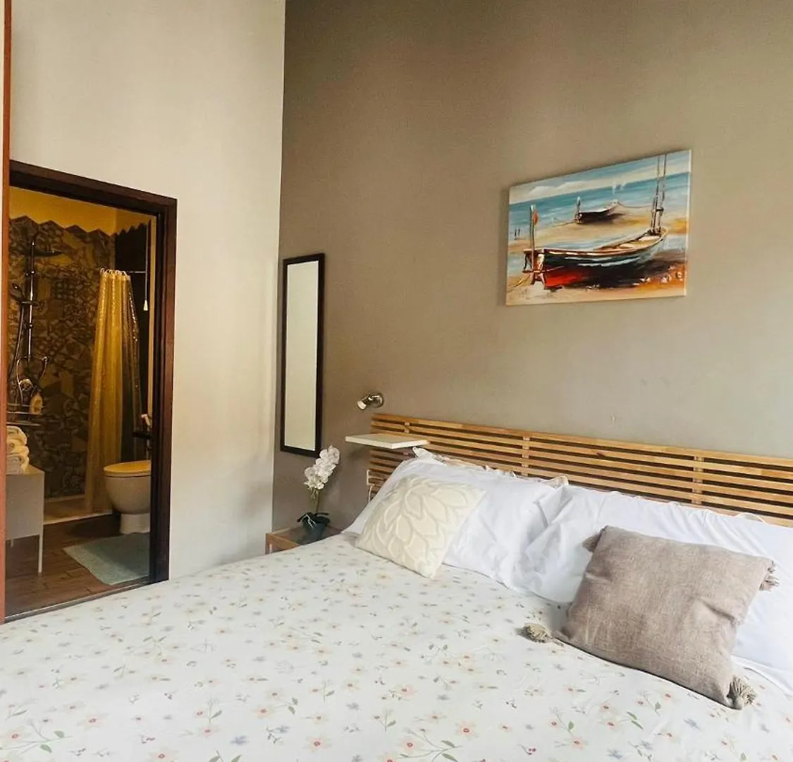 Kasa Kala Rooms & Apartments Palermo 2*,